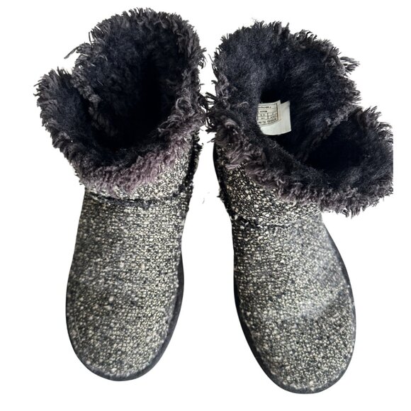 UGG Tweed Ankle Boots Women’s 7 Black Bouclé Fur Lined Winter Boots - Picture 5 of 6